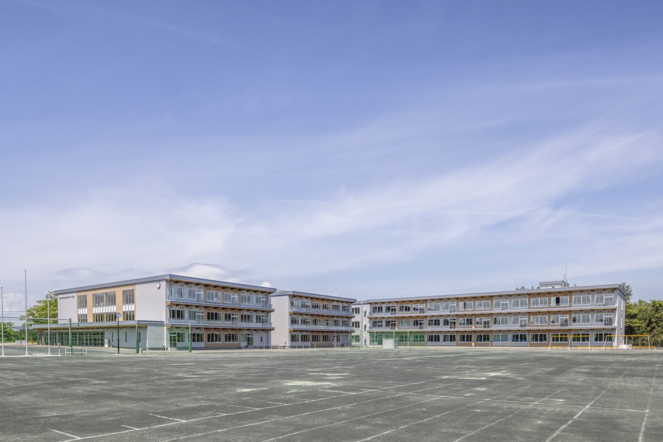 (仮称）六戸町立義務教育学校六戸学園建築工事（JV）