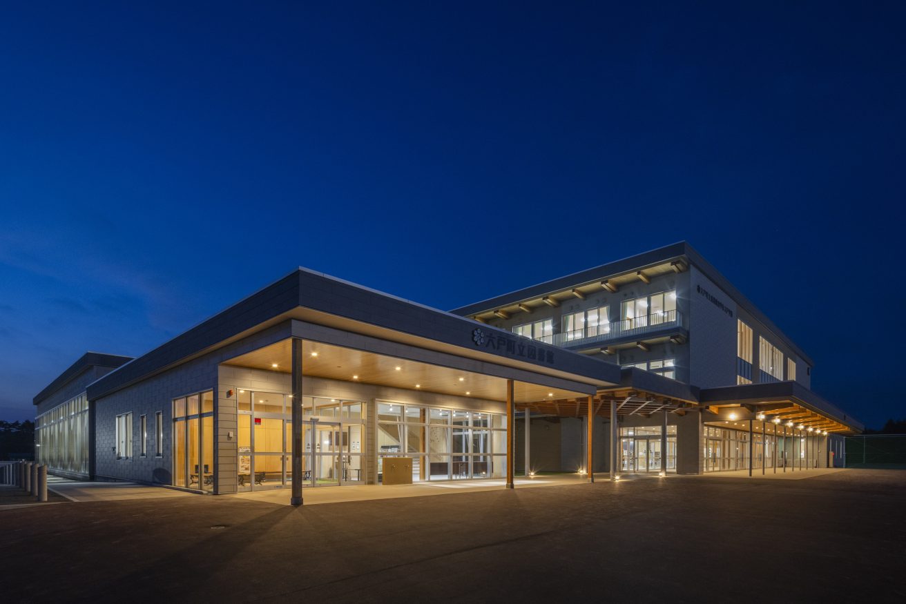 六戸町立図書館建築工事（JV)