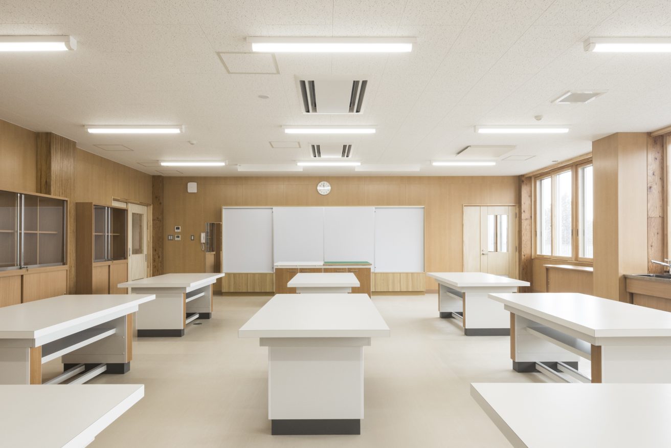 (仮称）六戸町立義務教育学校六戸学園建築工事（JV）